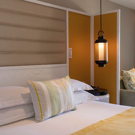 Constance Belle Mare Plage Luaran gambar A bedroom at the hotel