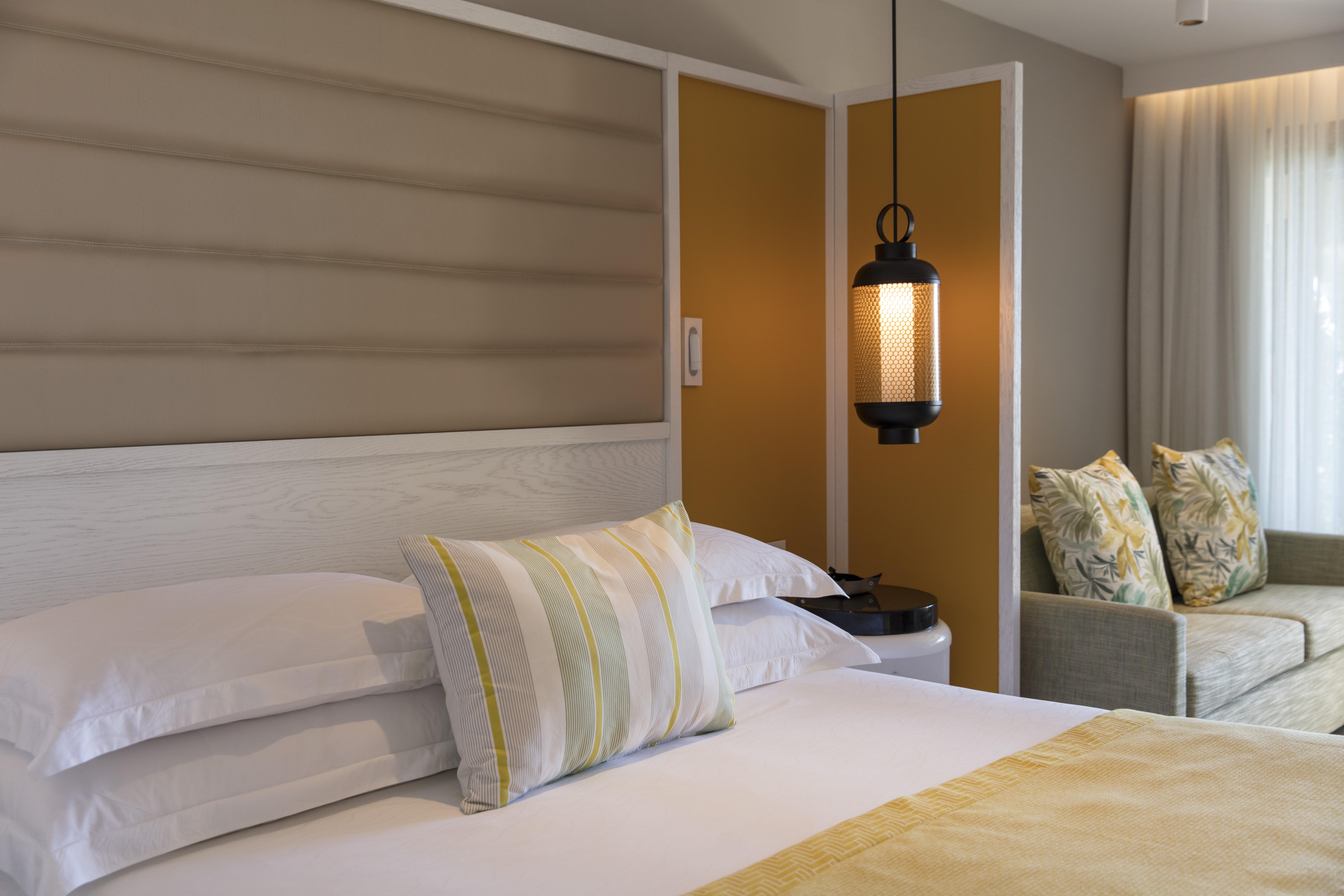 Constance Belle Mare Plage Luaran gambar A bedroom at the hotel