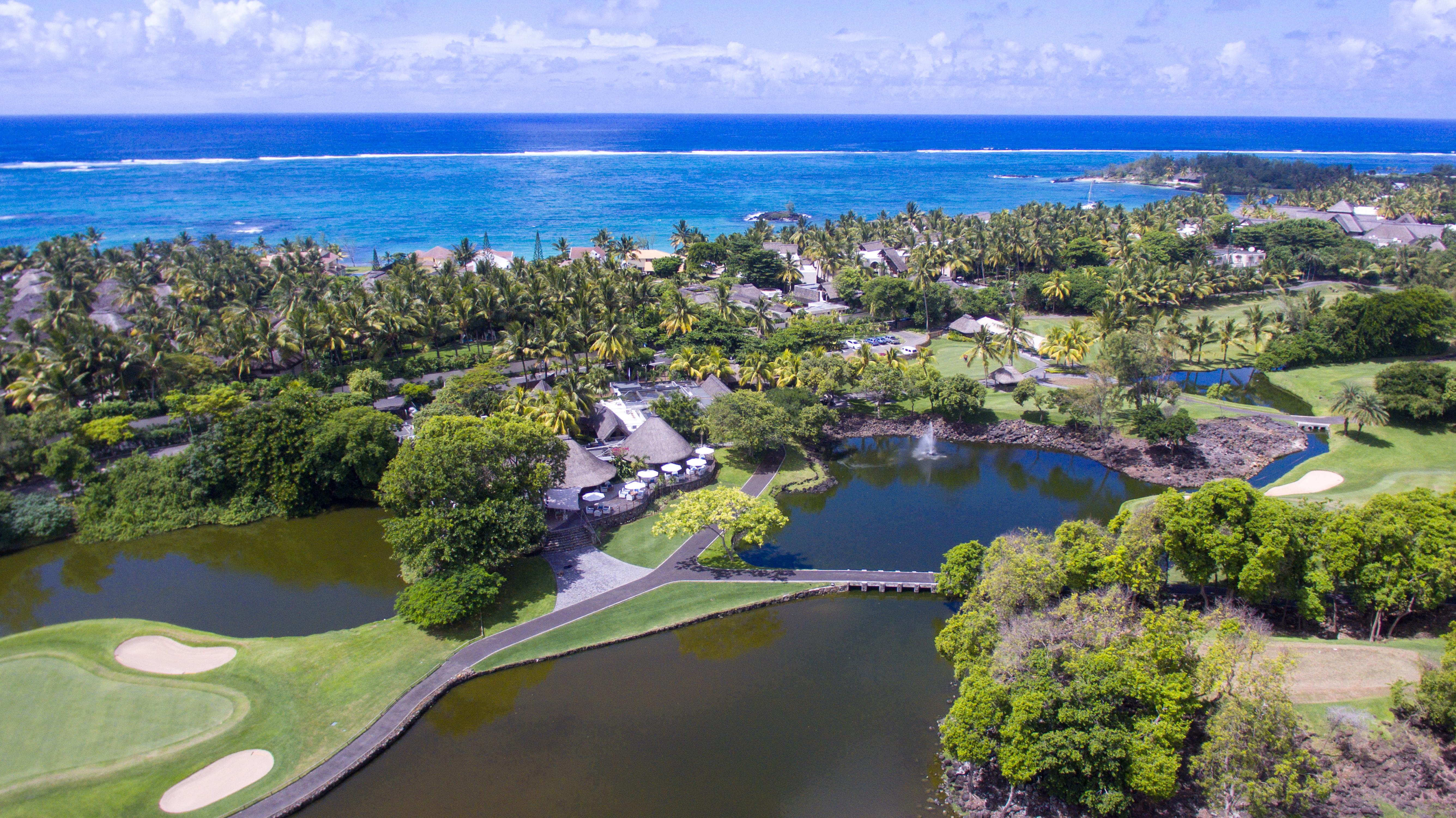 Constance Belle Mare Plage Luaran gambar Aerial view of the golf course
