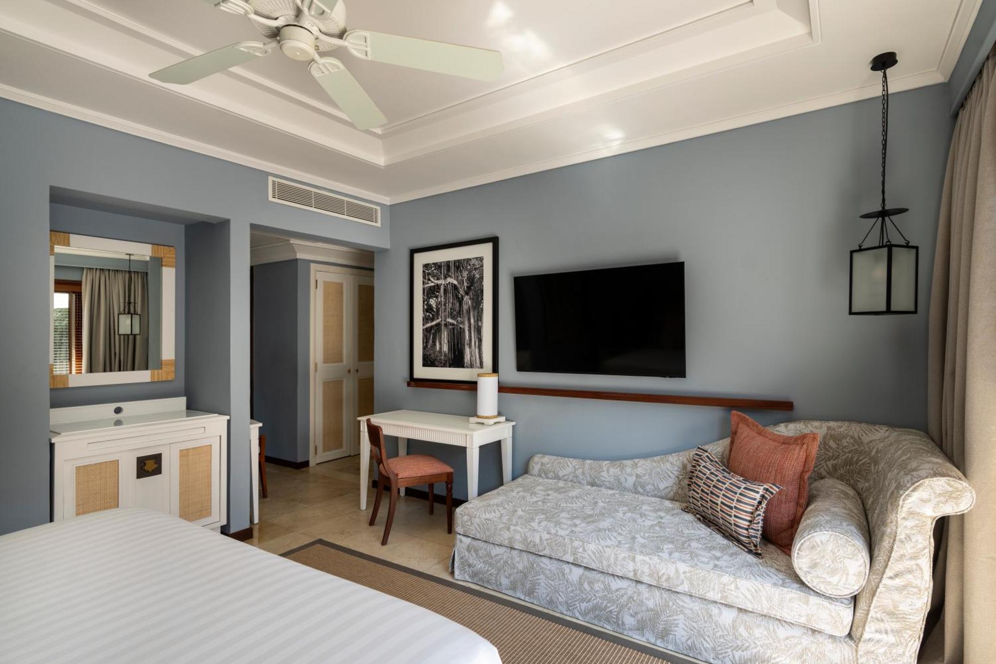 Constance Belle Mare Plage Luaran gambar A room at the hotel